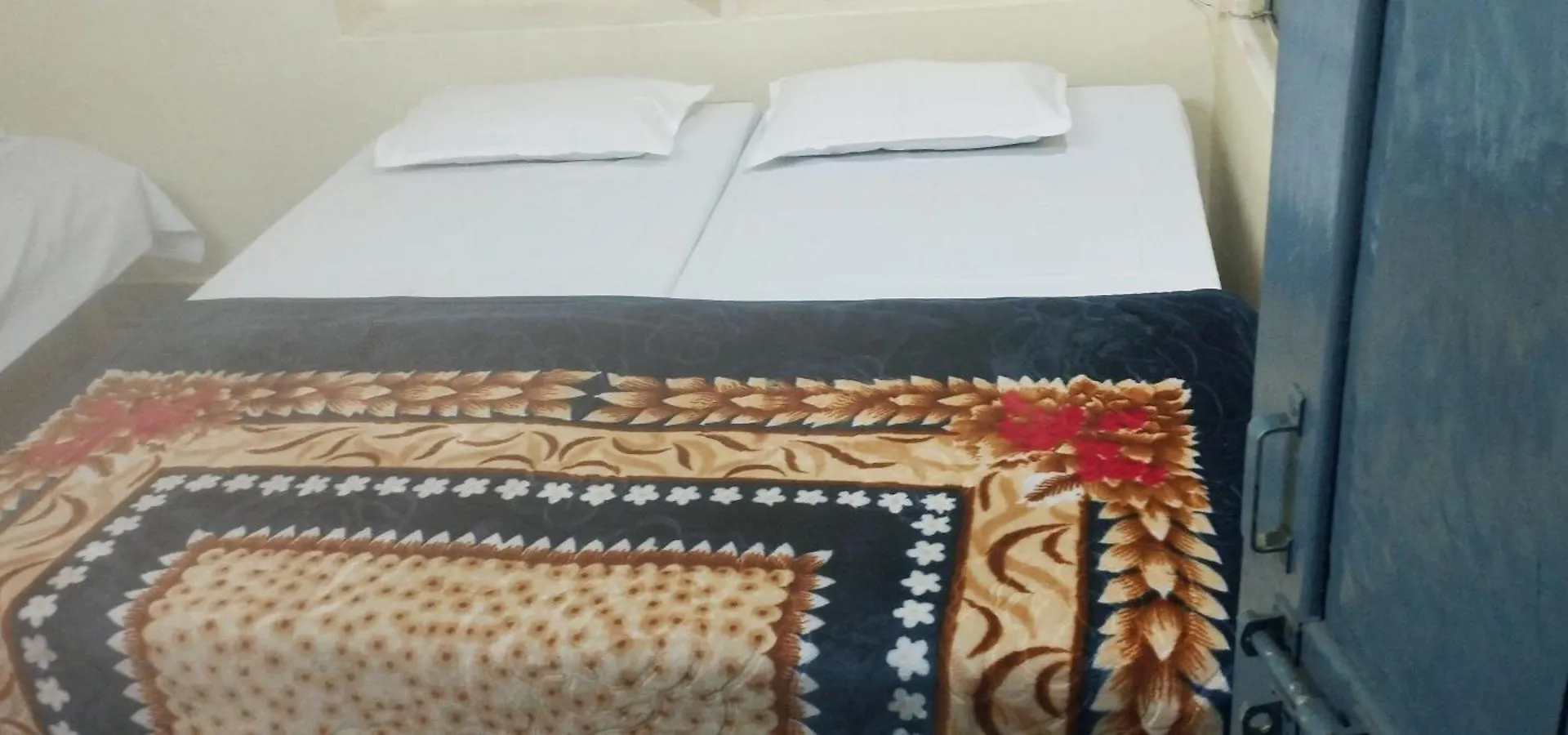 Sri Viswanatham Guest House Varanasi